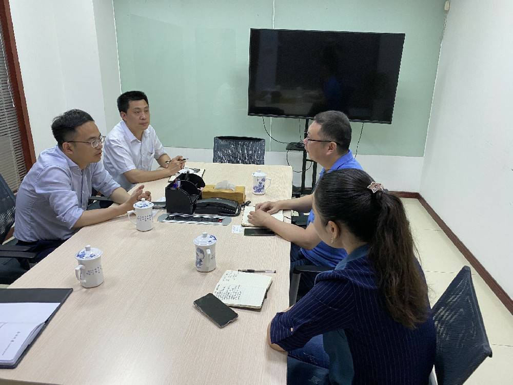 无锡市工信局领导来安博官方网站-安博(中国)一站式服务官方网站科技开展“三联三解”活动